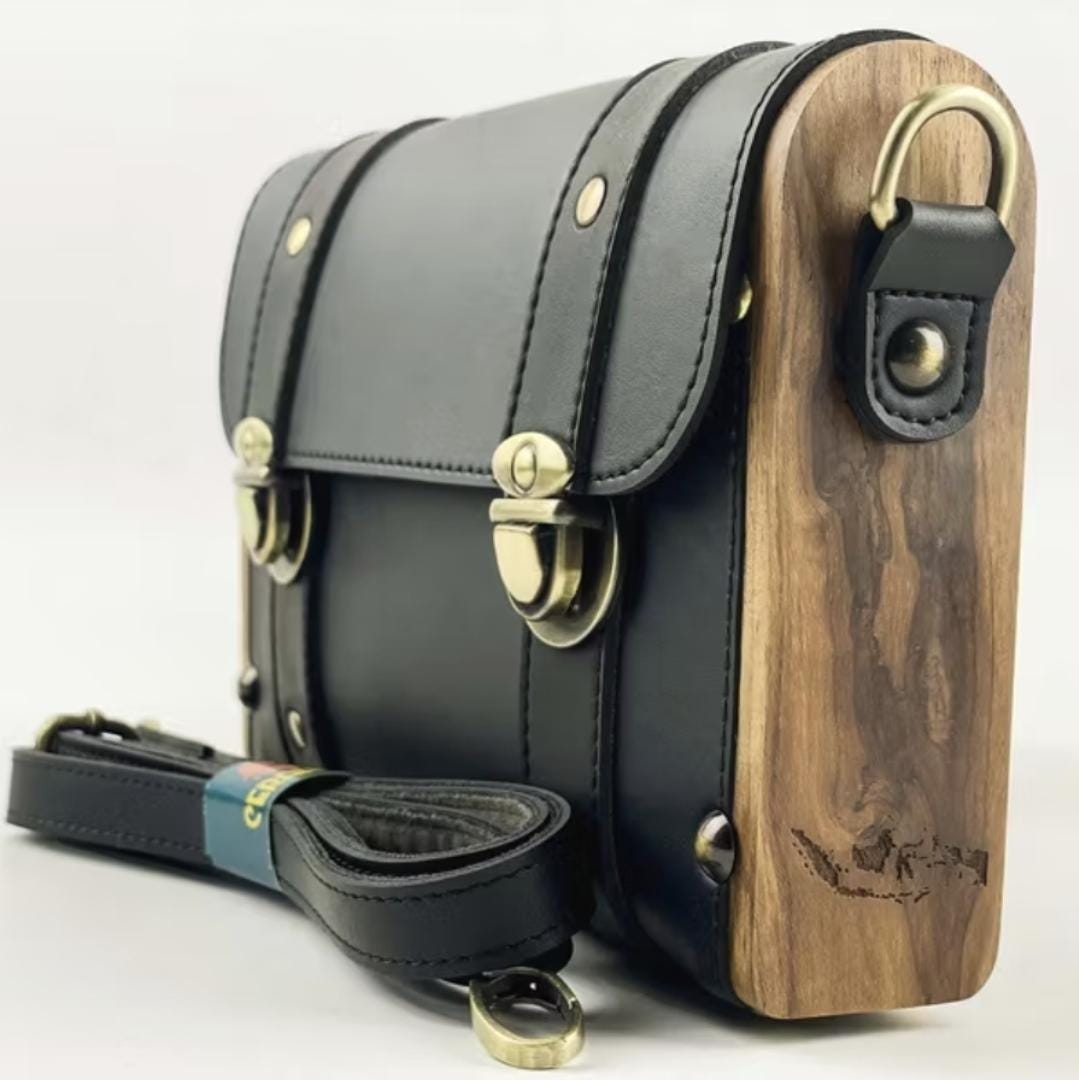 Teak Wood & Leather Crossbody Bag – Handmade Wooden Handbag Satchel (22×15×5 cm)