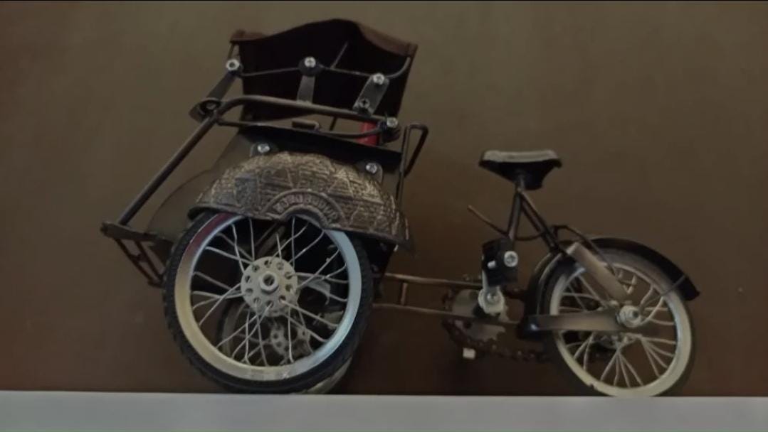 Becak Rickshaw Miniature Metal – Handmade Collectible Figurine | Indonesian Cycle Pedicab Home Desk Decor Gift