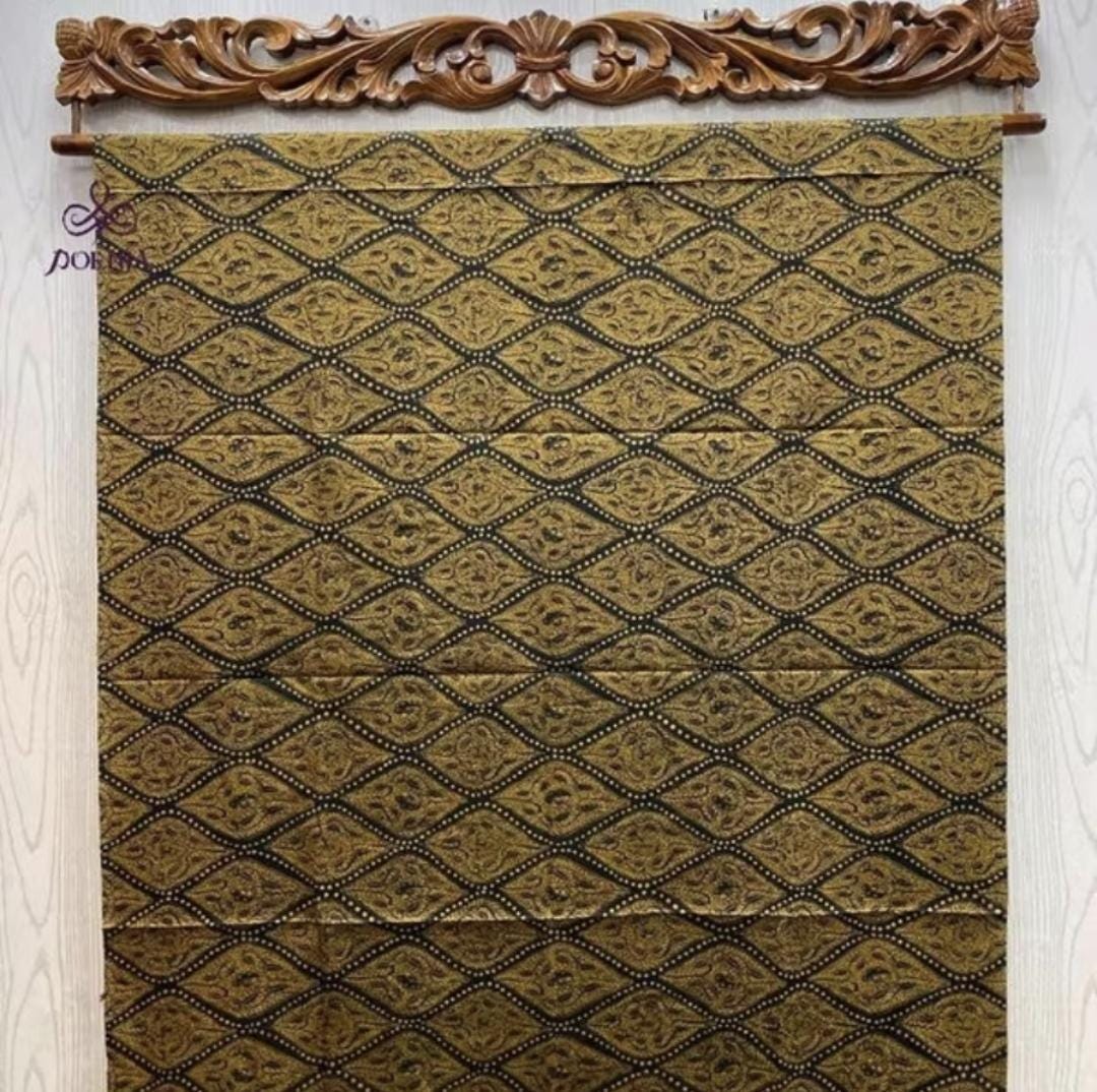 Solo Batik Fabric 240×110 cm | Vintage Indonesian Cotton Textile Heritage Pattern