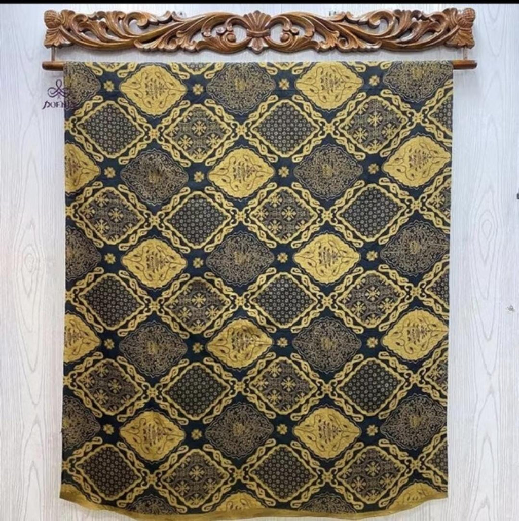 Solo Batik Fabric 240×110 cm | Vintage Indonesian Cotton Textile Heritage Pattern
