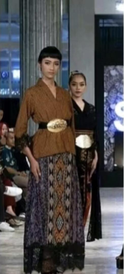 Large Brass Sash Buckle 15-17cm Statement Waist Plate Antique Gold Batik Kebaya Belt Indonesian