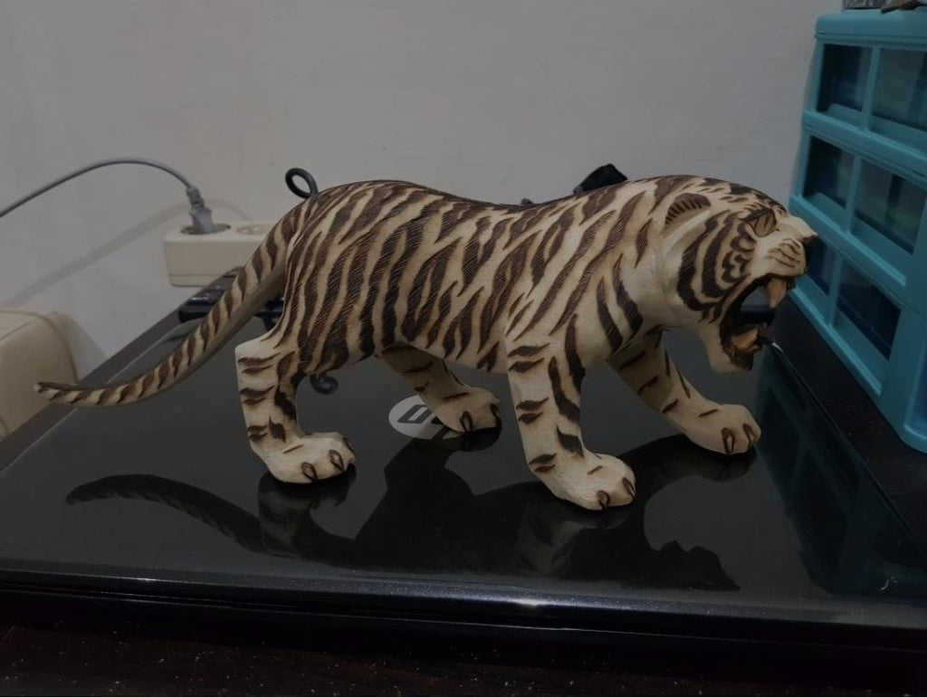 Wooden Tiger & Leopard Figurines — Hand-Carved Pyrography | Animal Sculpture 14–17cm | Wildlife Desk Decor Gift