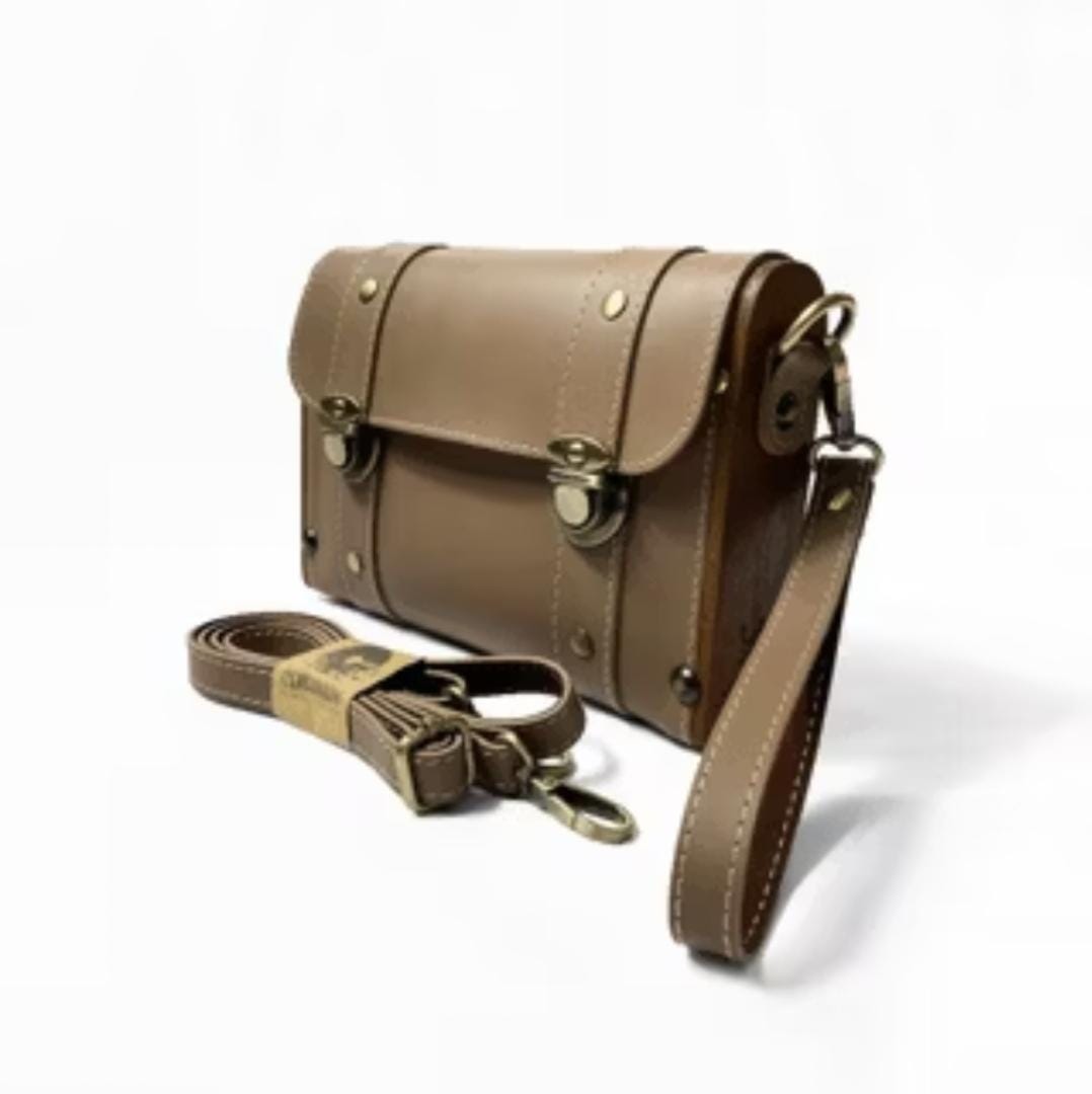 Teak Wood & Leather Crossbody Bag – Handmade Wooden Handbag Satchel (22×15×5 cm)