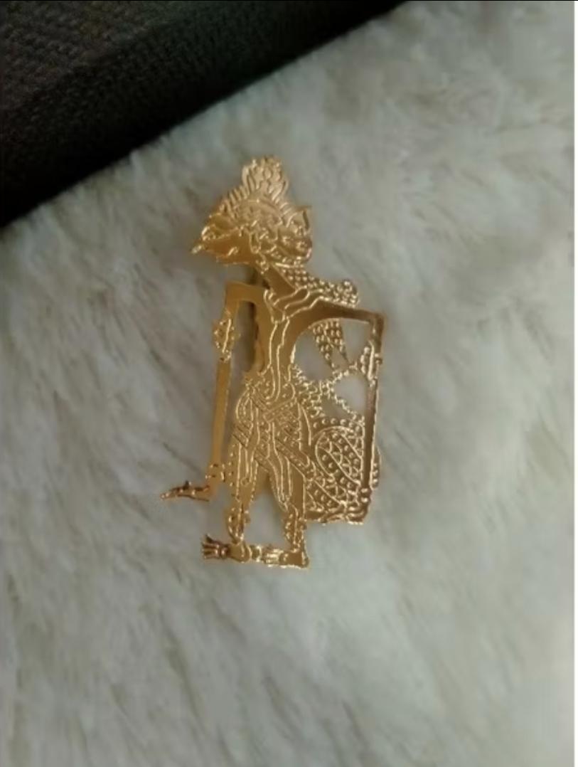Handmade Ethnic Wayang Brooch, 18K Gold Plated Cultural Jewelry, Unique Boho Pin for Women