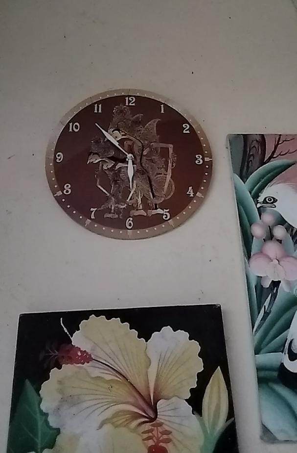 Gold Round Wall Clock 12 inch – Silent Quartz | Indonesian Wayang Art, Living Room Decor